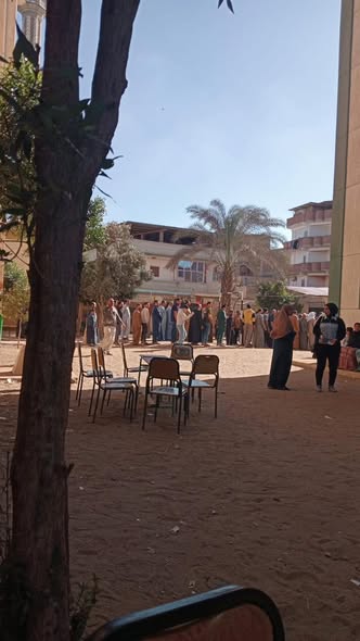 توافد الناخبين على اللجان الانتخابية بزفتى في اليوم الثاني من انتخابات مجلس النواب 2025