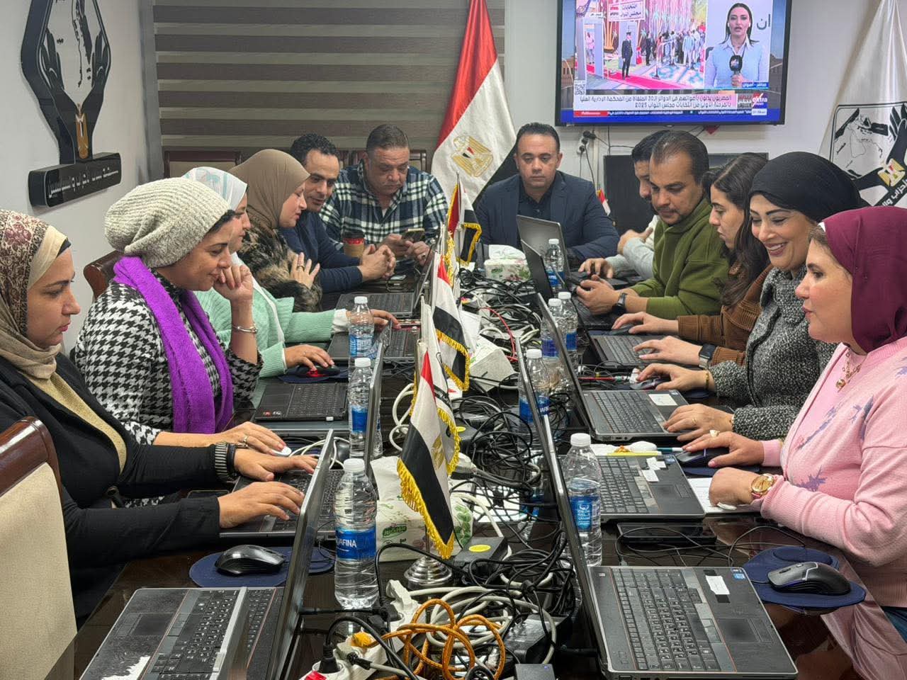 غرفة عمليات تنسيقية شباب الأحزاب والسياسيين تواصل انعقادها لمتابعة تصويت المصريين في اليوم الأول بالدوائر الـ 30 الملغاة لانتخابات مجلس النواب
